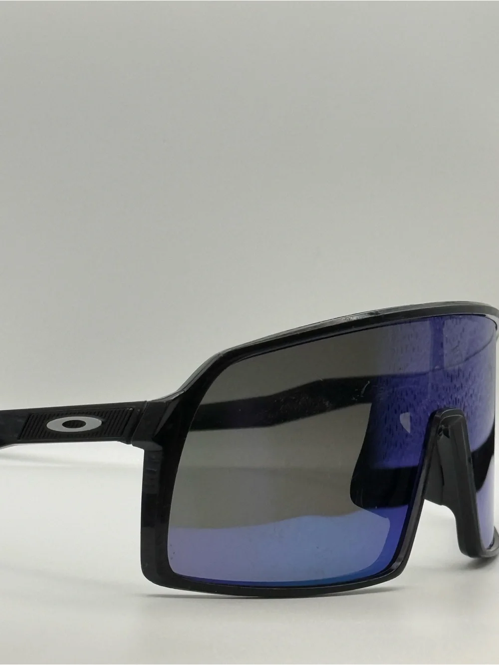 Oakley authentic sutro